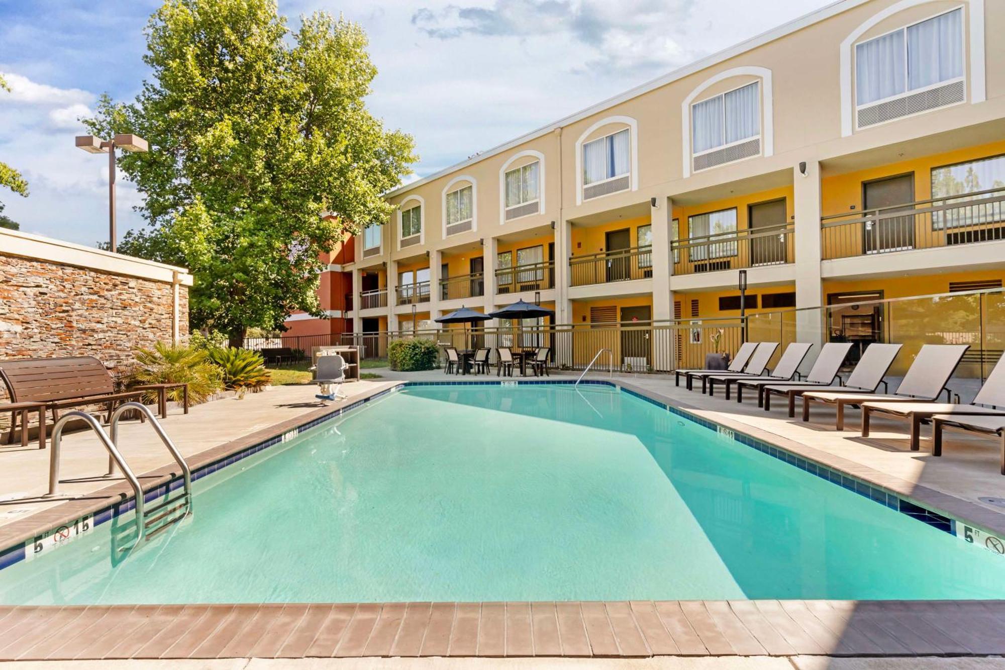 Best Western Plus Rancho Cordova Inn Exteriör bild